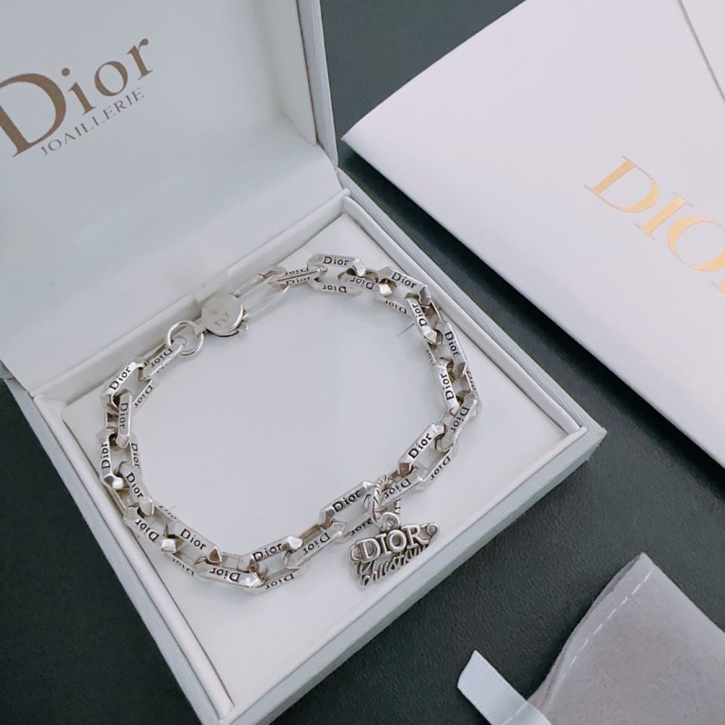 chr1st1an D10r necklaces